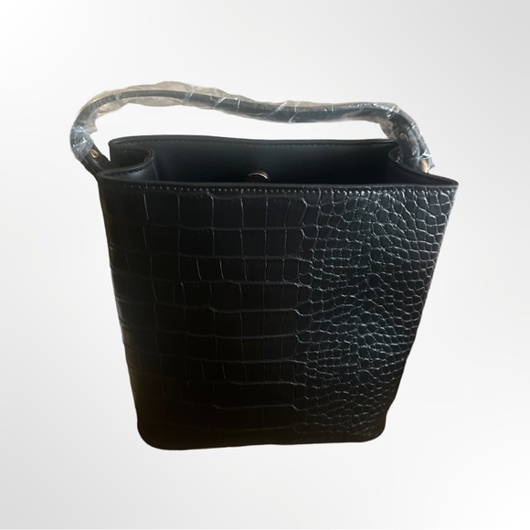 AOTA MINI BLACK CROSSBODY AND HANDLW BAG brand new with tag - Picture 3 of 11